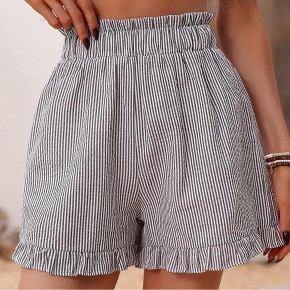 NWOT Striped Ruffle Hem Shorts - Picture 3 of 5